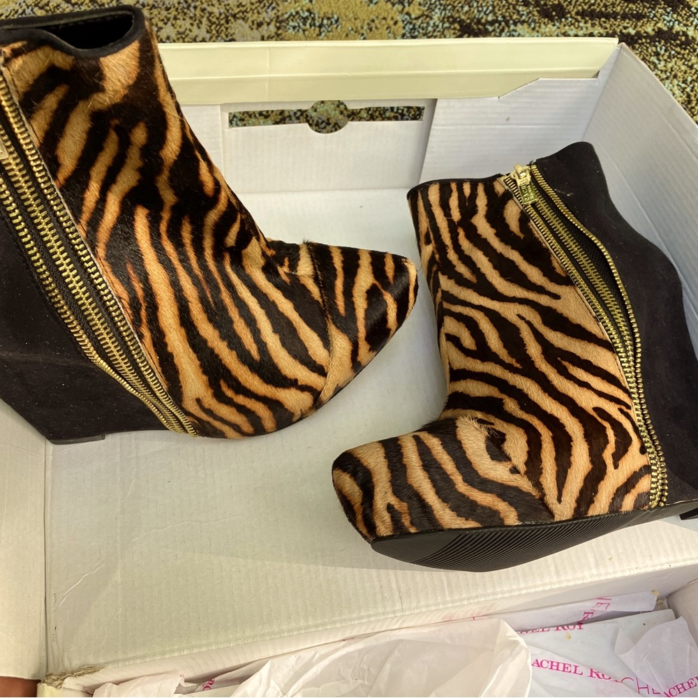Rachel Roy size 6.5 booties